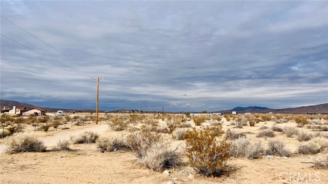 Detail Gallery Image 23 of 32 For 47229227 Harris Ln, Apple Valley,  CA 92307 - – Beds | – Baths