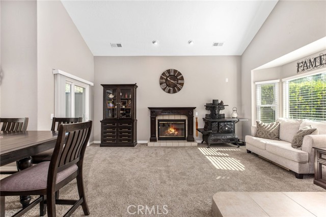 Detail Gallery Image 13 of 54 For 29172 Longhorn Dr, Canyon Lake,  CA 92587 - 4 Beds | 3 Baths