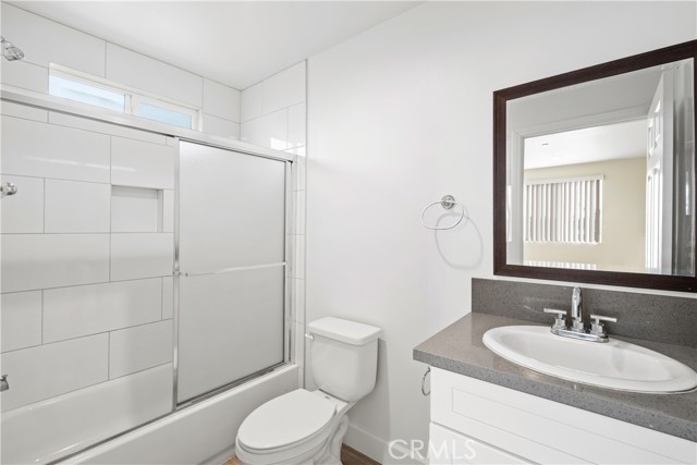 Detail Gallery Image 18 of 21 For 1820 S Orchard Ave #1/2,  Los Angeles,  CA 90006 - 4 Beds | 4 Baths