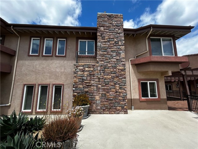 Detail Gallery Image 2 of 38 For 5241 Colodny Dr #201,  Agoura Hills,  CA 91301 - 3 Beds | 2/1 Baths