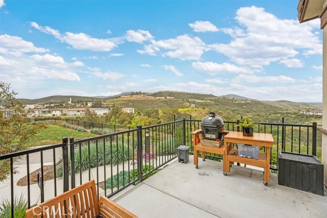 10243 Graphite Street, Spring Valley CA: https://media.crmls.org/medias/2d191f03-f2d7-4fdd-abf6-db5192beb36d.jpg