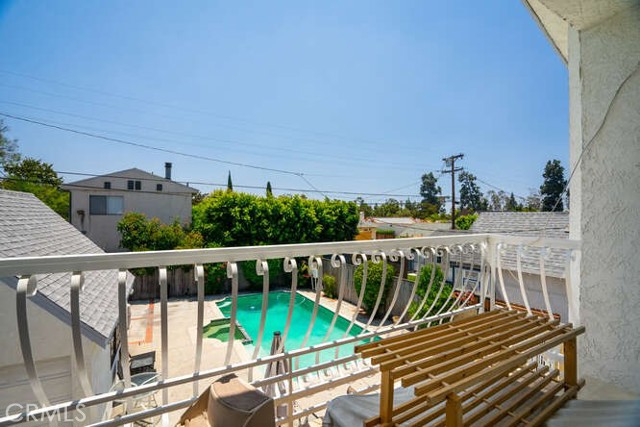 732 Cordova Avenue, Glendale CA: https://media.crmls.org/medias/2d1951f4-d8f0-4470-8cc3-26f75323a01d.jpg
