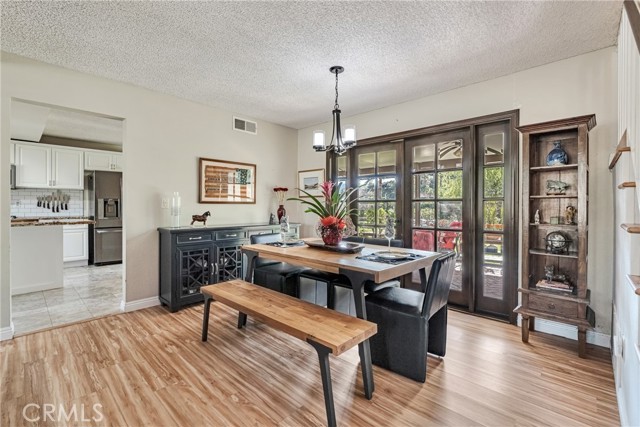 Detail Gallery Image 16 of 59 For 29857 Wistaria Valley, Canyon Country,  CA 91387 - 3 Beds | 3 Baths