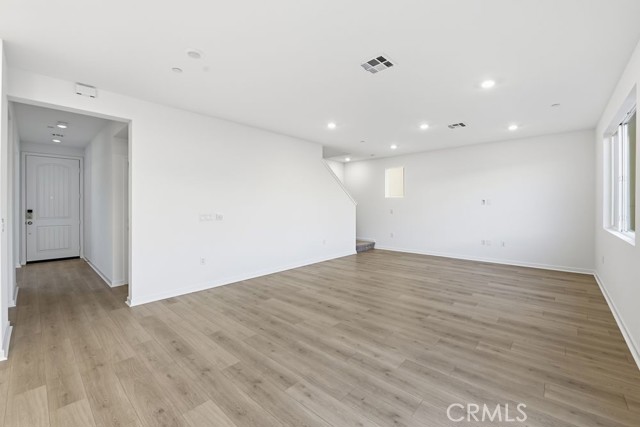 Detail Gallery Image 8 of 28 For 33202 Damask Ln, French Valley,  CA 92596 - 3 Beds | 2/1 Baths