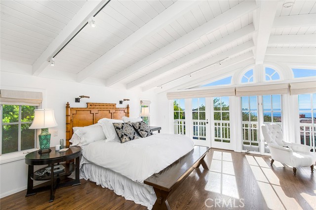 Detail Gallery Image 12 of 33 For 806 Emerald Bay, Laguna Beach,  CA 92651 - 4 Beds | 3/2 Baths