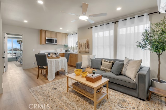1123 E Ocean Blvd, Long Beach CA: https://media.crmls.org/medias/2d1b64ac-207a-4fa5-9224-84d8bfe21217.jpg