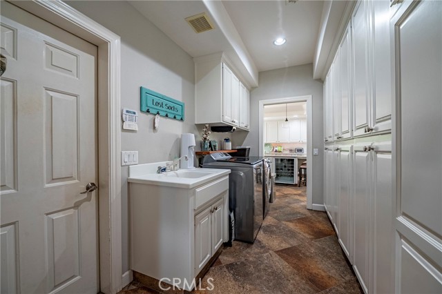 2663 Fallbrook Drive, Merced CA: https://media.crmls.org/medias/2d1b72f6-4a80-4454-8e35-96a7cd2b1b6a.jpg