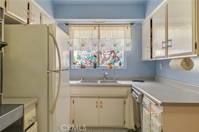 Detail Gallery Image 9 of 34 For 330 N Howard St #201,  Glendale,  CA 91206 - 2 Beds | 1 Baths