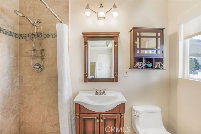 2302 Jayma Lane, La Crescenta CA: https://media.crmls.org/medias/2d1d2781-0872-42a6-ad0a-0ee6e73527e8.jpg