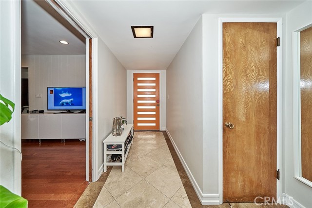 Detail Gallery Image 14 of 22 For 11640 Verada Ave, Granada Hills,  CA 91344 - 4 Beds | 2 Baths