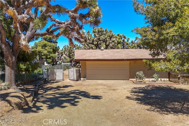 Detail Gallery Image 3 of 53 For 56830 Desert Gold Dr, Yucca Valley,  CA 92284 - 2 Beds | 2 Baths