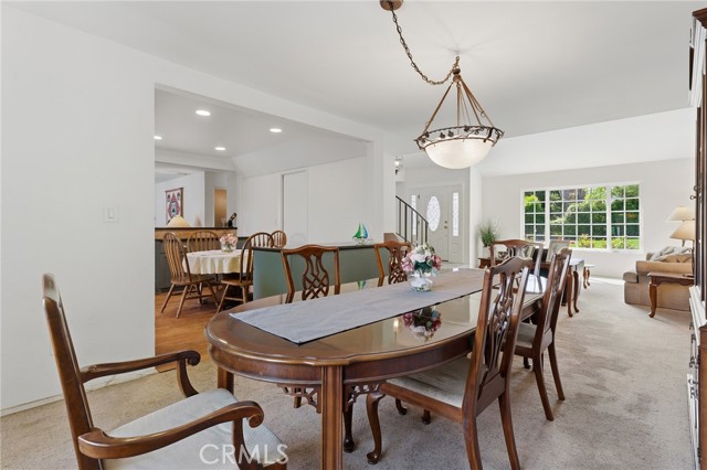 Detail Gallery Image 9 of 42 For 22963 Collins St, Woodland Hills,  CA 91367 - 5 Beds | 3 Baths