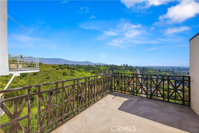 Image 29 of 36 For 2030 Hanscom Drive