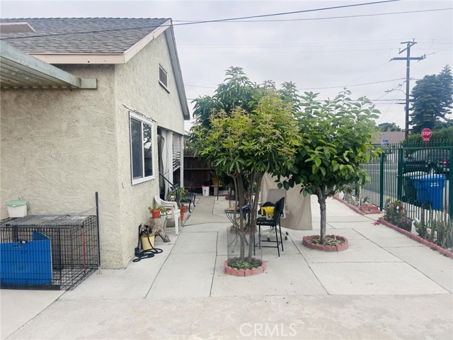 15160 Pimenta Avenue, Paramount CA: https://media.crmls.org/medias/2d2105d8-c53f-4d35-a3e9-e35c894d1644.jpg