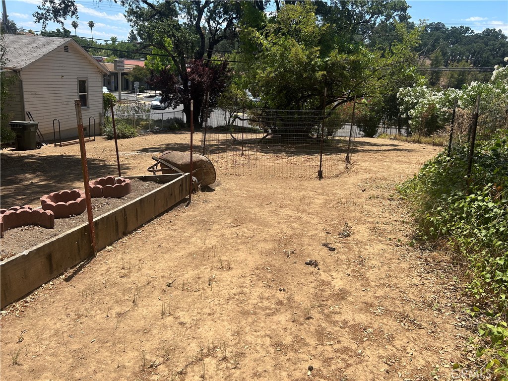 https://media.crmls.org/medias/2d211ab3-e445-48e2-aef4-639a665f518b.jpg?preset=X-Large