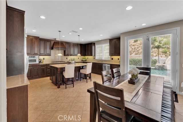 14668 Stageline Lane, Fontana CA: https://media.crmls.org/medias/2d215ba1-db5e-42be-b931-f00c5c5c884a.jpg