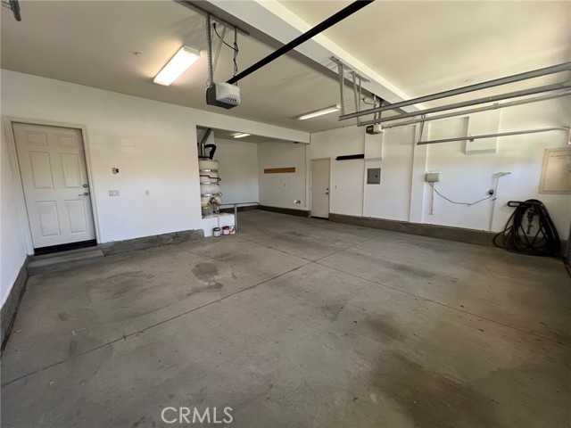 15688 Portenza Drive, Fontana CA: https://media.crmls.org/medias/2d21ea1c-0976-4a8b-82c1-9e13b892ca3f.jpg