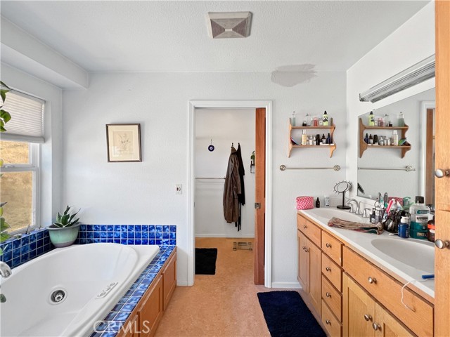 Detail Gallery Image 9 of 12 For 8800 Cave Creek Rd, Redwood Valley,  CA 95470 - 2 Beds | 2 Baths