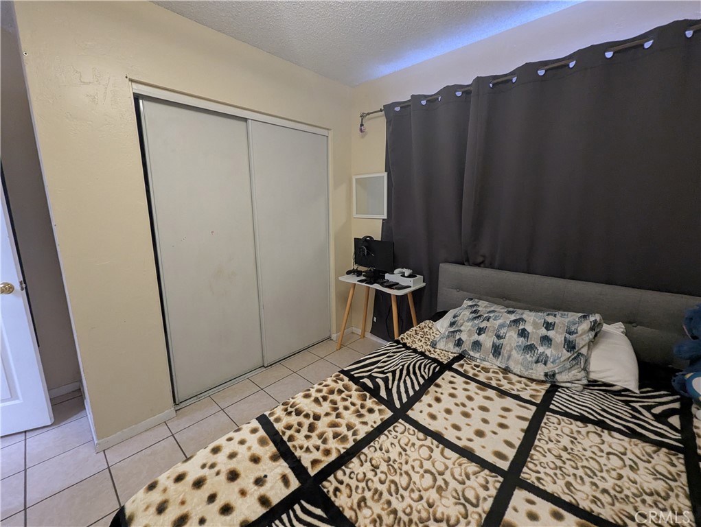 https://media.crmls.org/medias/2d223e83-90ab-4bc3-bac5-f59a38ecee5a.jpg?preset=X-Large