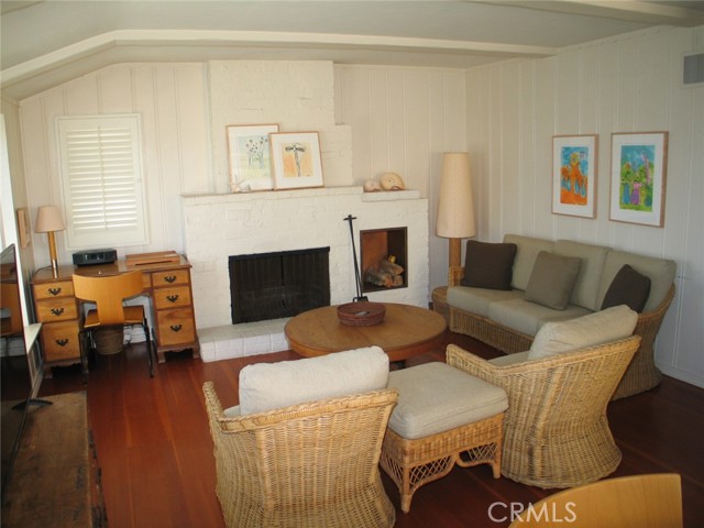 Detail Gallery Image 4 of 16 For 1610 Park Ave, Newport Beach,  CA 92662 - 3 Beds | 2 Baths