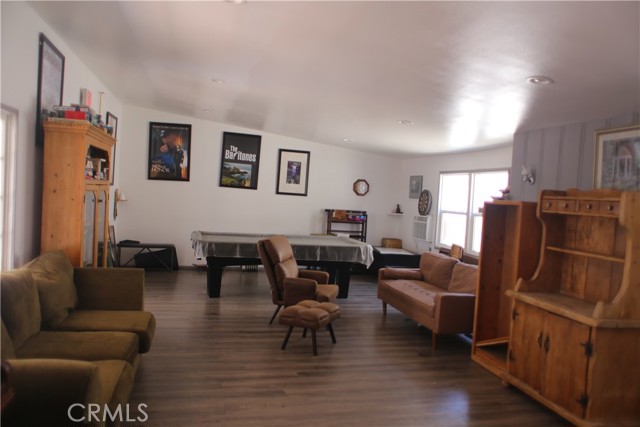 10799 Sherman Grove Avenue, Los Angeles CA: https://media.crmls.org/medias/2d23c2f5-2209-4c00-8d64-cab3f0b9a97c.jpg