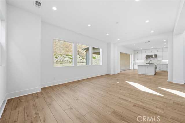 Detail Gallery Image 23 of 63 For 5817 Sunrise Ridge Ln, Lake Forest,  CA 92679 - 4 Beds | 3/1 Baths