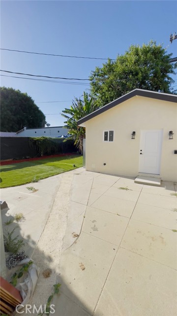 1061 E South Street, Long Beach CA: https://media.crmls.org/medias/2d2493f3-1e41-4536-9419-c60bbcf3337c.jpg