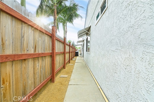 13142 Reedley Street, Arleta CA: https://media.crmls.org/medias/2d24be68-3f00-4e05-8f46-91b3483c396c.jpg