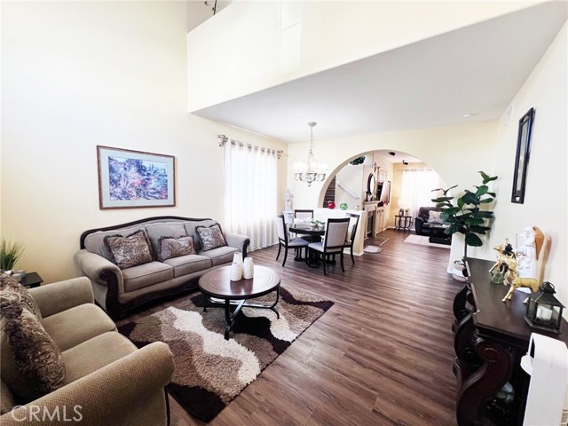 Detail Gallery Image 5 of 23 For 28303 Sycamore Dr, Saugus,  CA 91350 - 3 Beds | 2/1 Baths