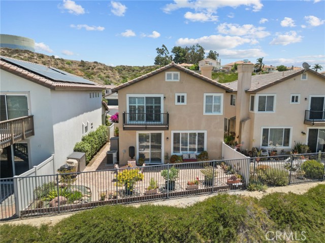 27711 Adonis Lane, Canyon Country CA: https://media.crmls.org/medias/2d24e8bb-72a1-47ee-81cf-f35d9d7f165c.jpg