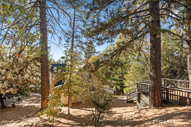 Detail Gallery Image 2 of 26 For 27315 Matterhorn Dr, Lake Arrowhead,  CA 92352 - 4 Beds | 2/1 Baths