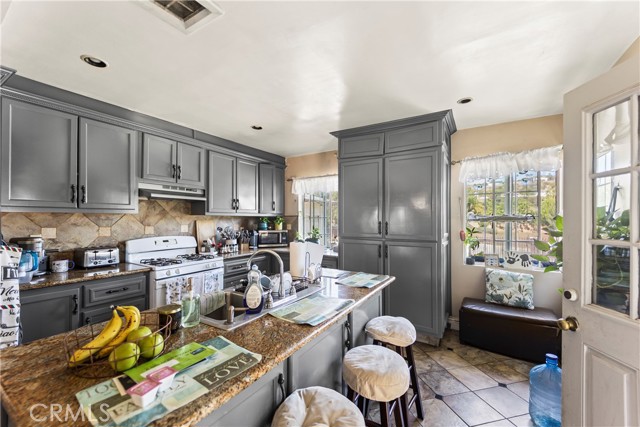 Detail Gallery Image 16 of 31 For 822 Corona, Corona,  CA 92879 - 3 Beds | 2 Baths