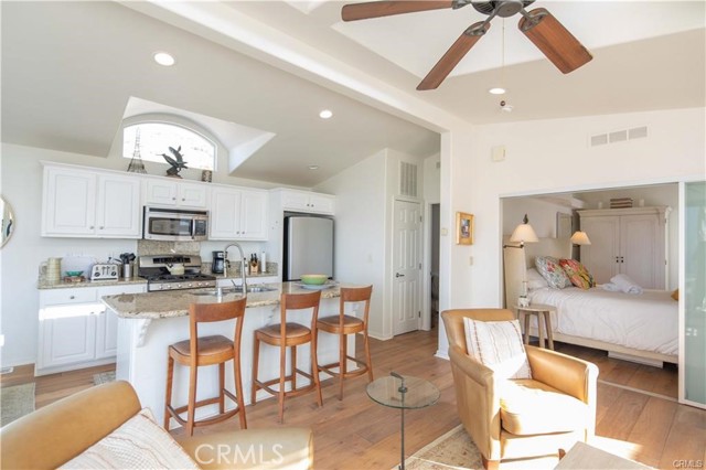 Detail Gallery Image 9 of 15 For 30802 Coast Hwy #C2,  Laguna Beach,  CA 92651 - 2 Beds | 2 Baths