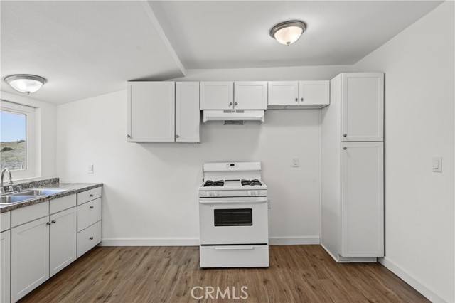 Detail Gallery Image 17 of 36 For 513 Lookout, Lake Elsinore,  CA 92530 - 3 Beds | 1/1 Baths