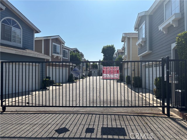 9213 Independence Way, North Hills CA: https://media.crmls.org/medias/2d261bcf-7c73-4411-90d6-493aa150bfdc.jpg