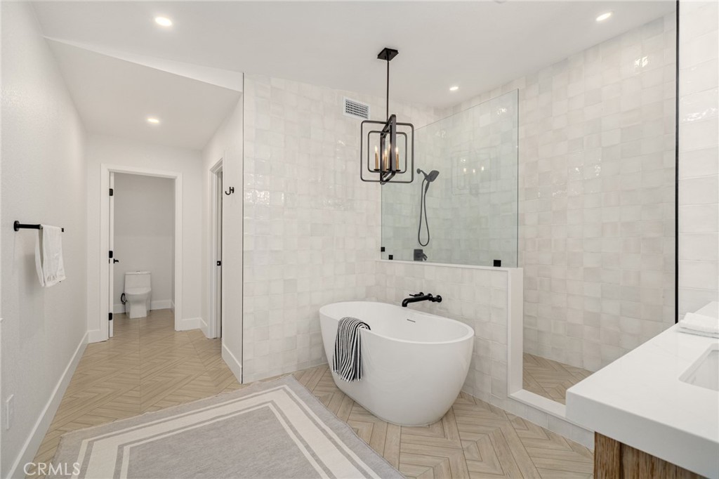 MLS #OC25157205 image #17