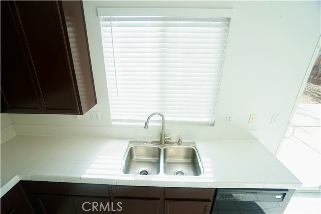 Detail Gallery Image 16 of 66 For 14001 Jockey Ln, Victorville,  CA 92394 - 4 Beds | 3 Baths