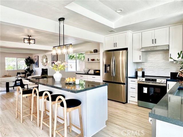 Detail Gallery Image 5 of 27 For 2610 King Way, Claremont,  CA 91711 - 3 Beds | 2 Baths