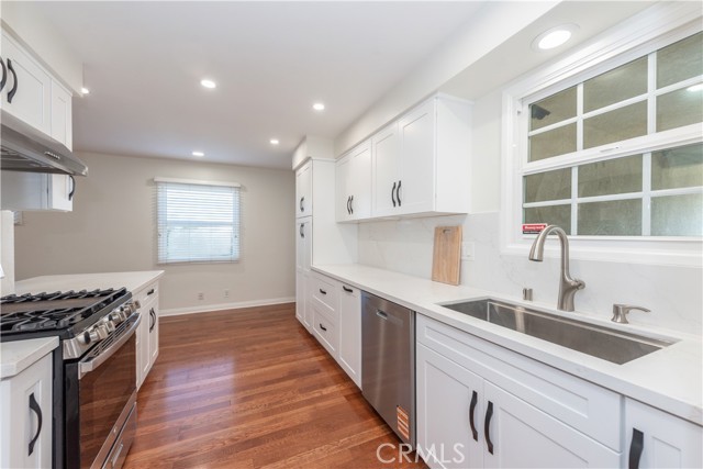 Detail Gallery Image 9 of 22 For 1207 Sycamore, Fullerton,  CA 92831 - 3 Beds | 2 Baths