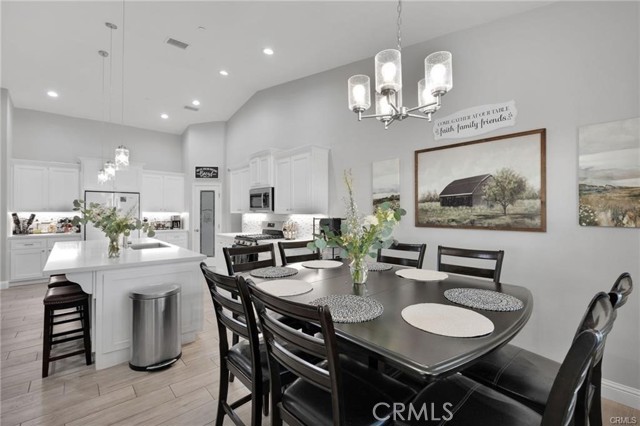 Detail Gallery Image 9 of 22 For 18950 Pachappa Rd, Apple Valley,  CA 92307 - 4 Beds | 3/1 Baths