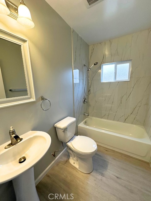 Detail Gallery Image 14 of 15 For 143 W 67th Way, Long Beach,  CA 90805 - – Beds | – Baths