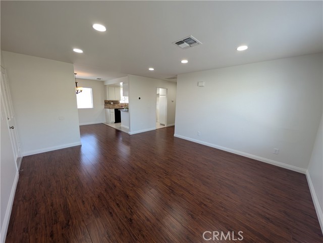 529 E Colorado Boulevard, Monrovia CA: https://media.crmls.org/medias/2d2843dc-3d2b-44b1-9384-c297c9b494e0.jpg