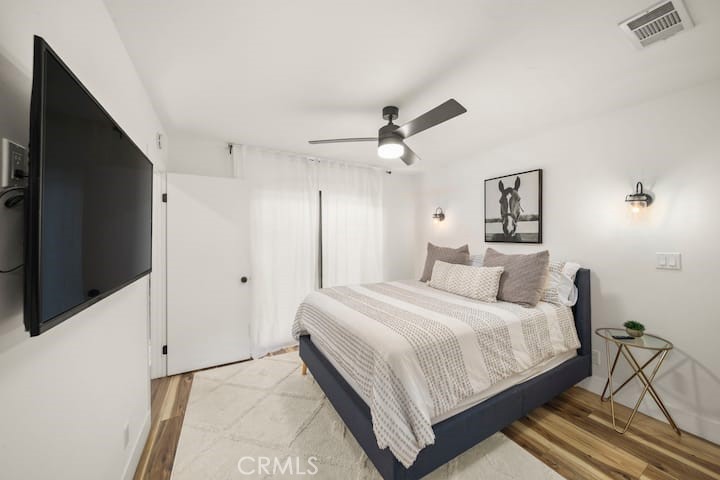 https://media.crmls.org/medias/2d29904e-a3d7-4dc4-98de-e3511a75408e.jpg?preset=X-Large