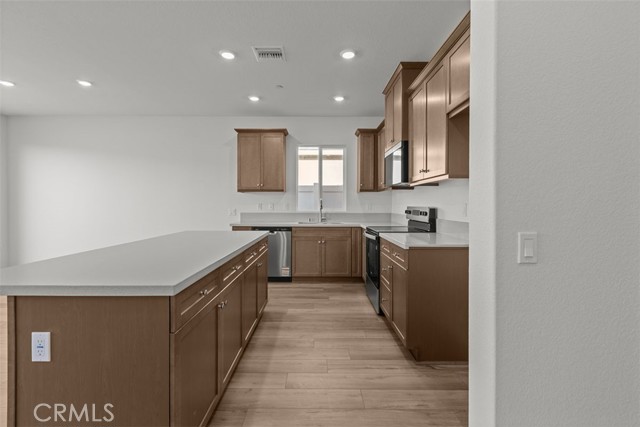 19952 Paintbrush Drive, Riverside CA: https://media.crmls.org/medias/2d2a3e76-75b0-4167-a9d9-55bc23dfdc15.jpg
