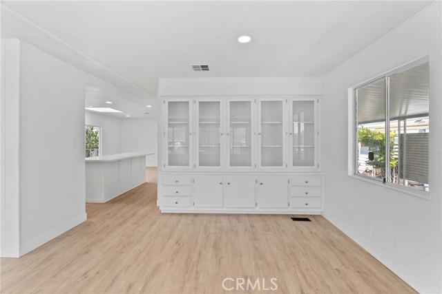 10200 Bolsa Ave, Westminster CA: https://media.crmls.org/medias/2d2b5464-71a2-4462-bac7-993a505e68af.jpg