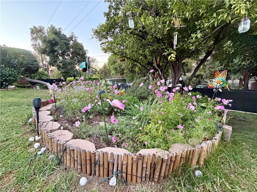 https://media.crmls.org/medias/2d2b9e3d-89c7-40bd-9901-c22f9118f6d5.jpg?preset=X-Large