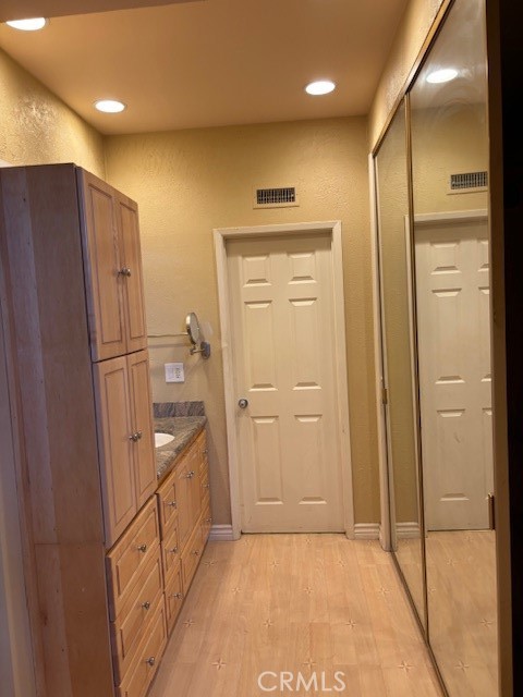 Detail Gallery Image 8 of 10 For 18917 Alexander Ave, Cerritos,  CA 90703 - 3 Beds | 2 Baths