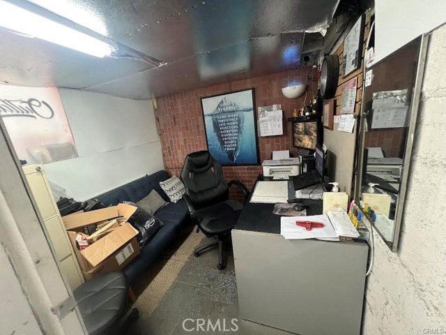 10605 Compton Avenue, Los Angeles CA: https://media.crmls.org/medias/2d2c3846-9b29-42ff-b65d-425b3af2f23e.jpg