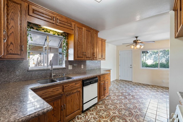 Detail Gallery Image 12 of 44 For 1492 N Ukiah Way, Upland,  CA 91786 - 4 Beds | 2 Baths