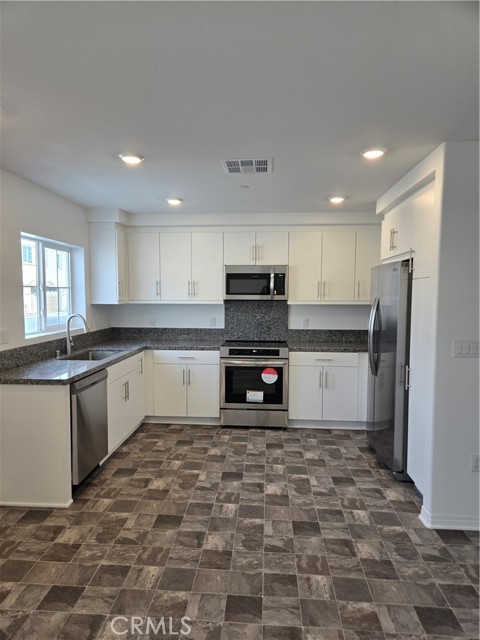 Detail Gallery Image 4 of 27 For 7281 Olive Grove, Riverside,  CA 92507 - 3 Beds | 2/1 Baths